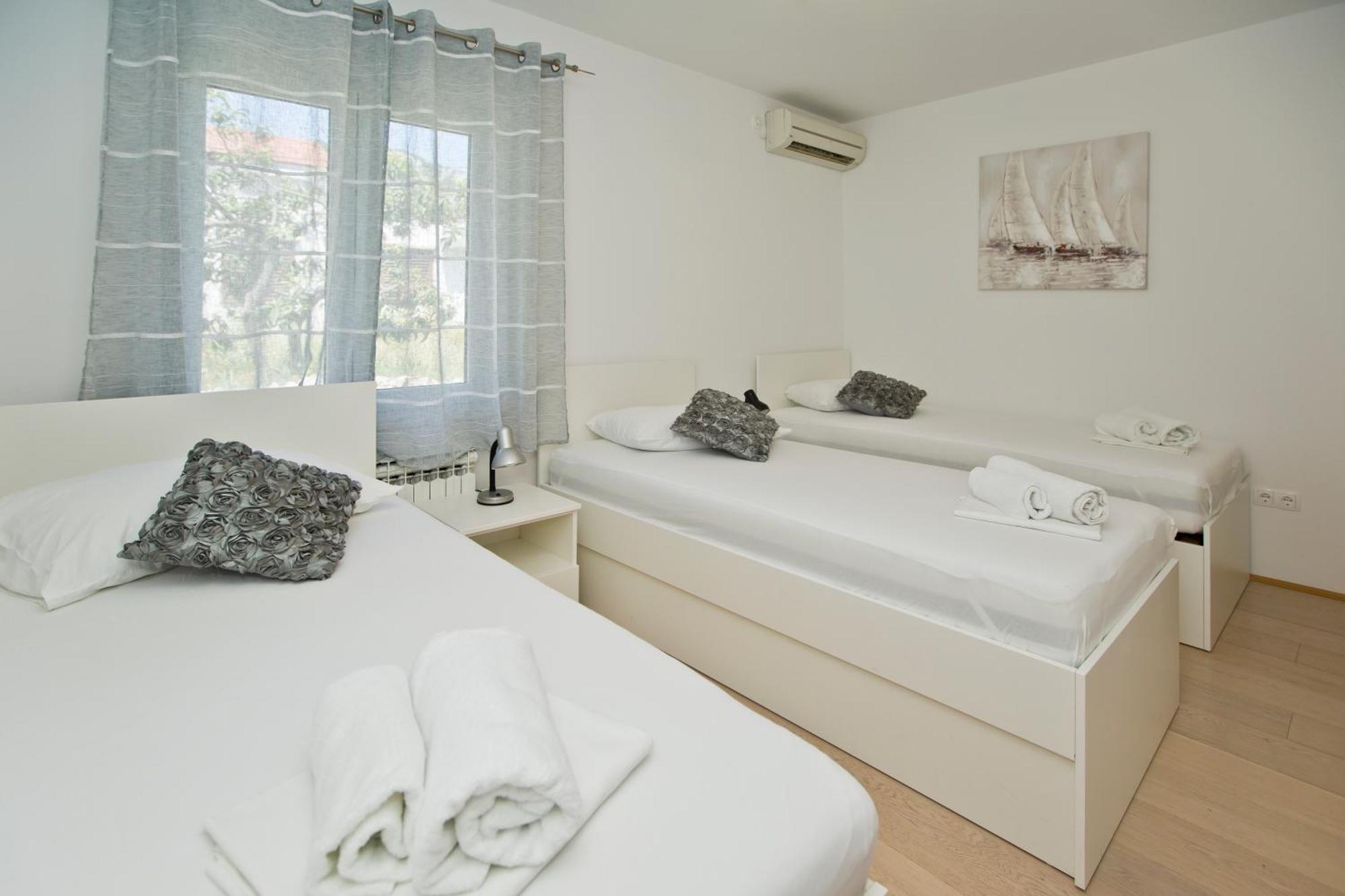 Luka'S Lodge Guesthouse & Hostel Hvar Town Exteriér fotografie